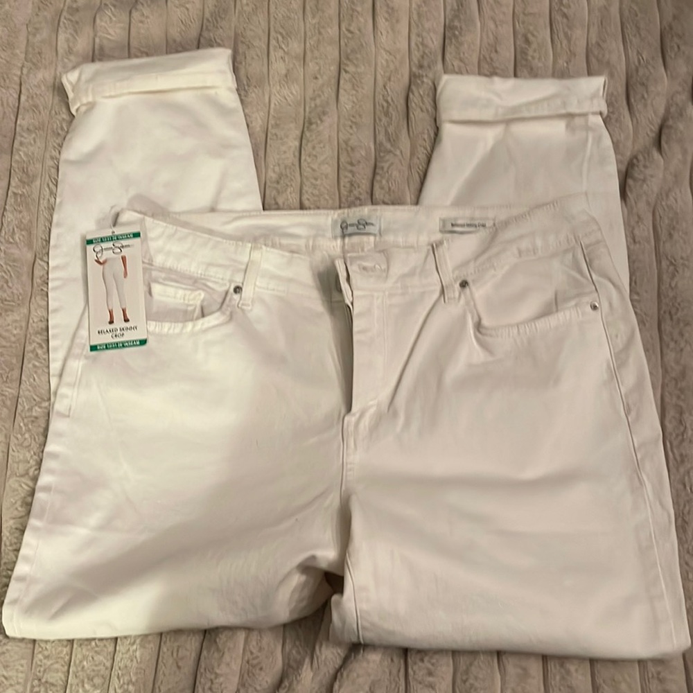 White crop pants